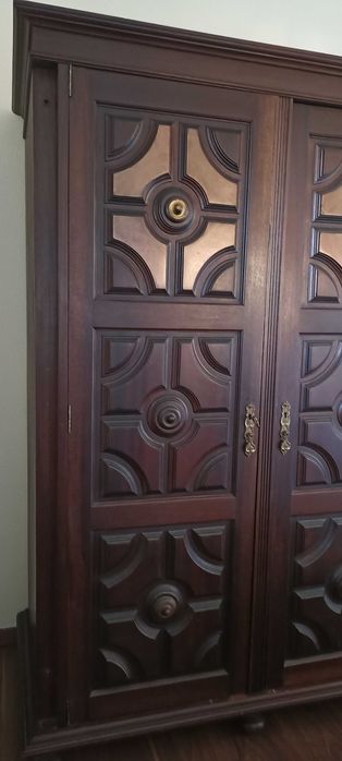 Guarda vestidos em madeira maciça