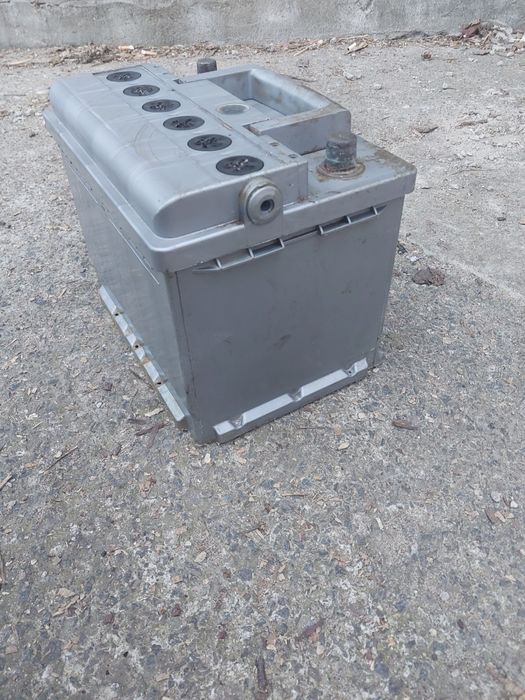 Акумулятор 60 ампер в робочому стані