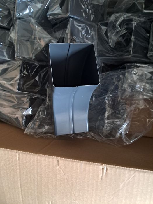 Sprzedam kolano rynny spustowej kwadratowej 80x80 galeco.