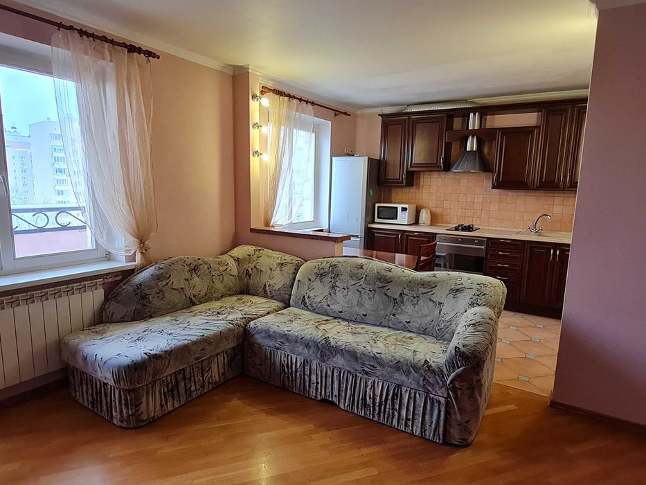 Здається у довгострокову оренду 3х кімнатна квартира, Татарська 3/2.