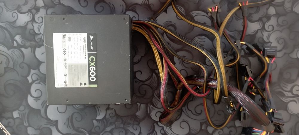 Блок питания Corsair cx600 600w