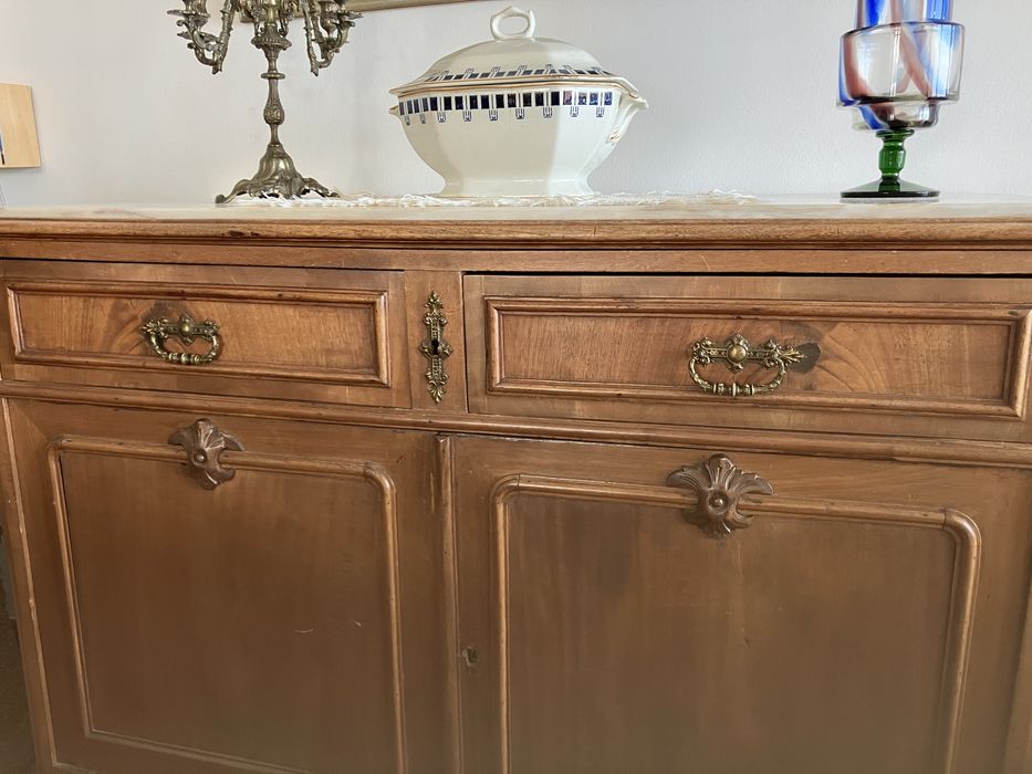 Aparador em madeira de cerejeira - peca antiga