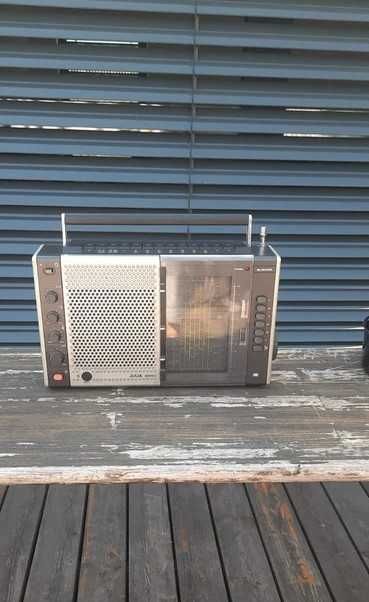 Radioodbiornik Unitra Eltra Julia Stereo radio przenośne PRL vintage retro kolekcjonerskie