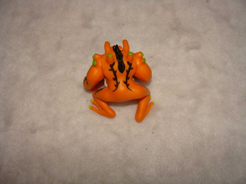 Boneco Toxitoad - Invizimals