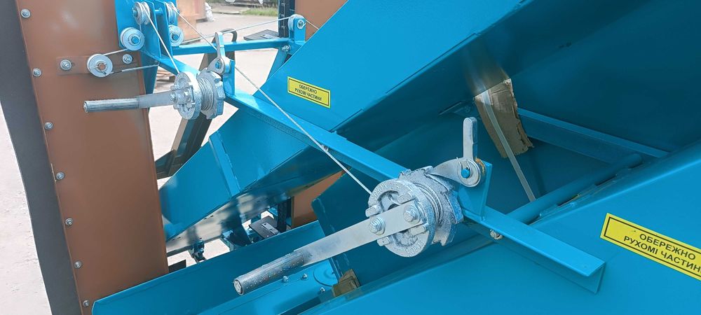 САМОПЕРЕСУВНИЙ Зерномет, ЗМ120У, Зернометатель,Зернонавантажувач