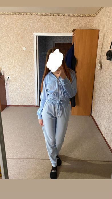 Костюм велюровий голубий