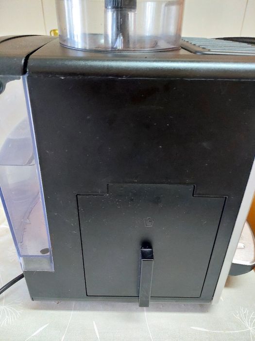 Maquina de café em grão automática