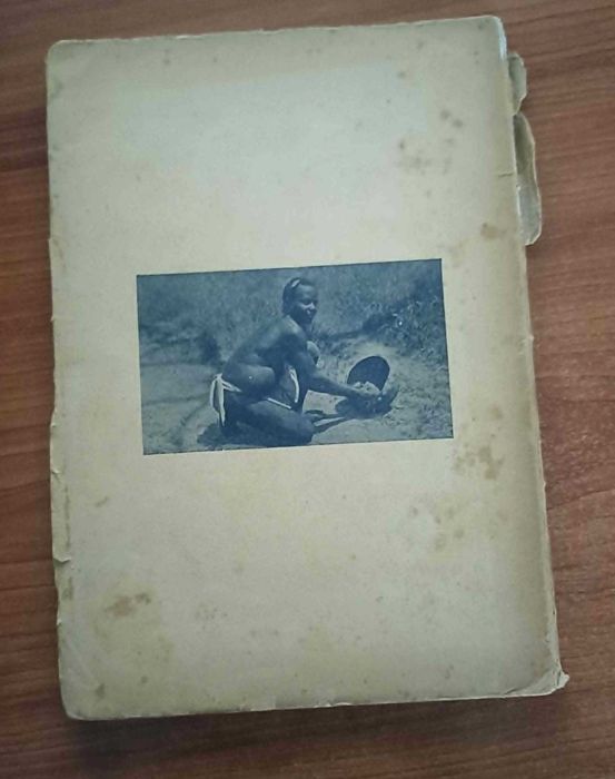 Os cafres, seus usos e costumes por Francisco Gavicho de Lacerda (1944)