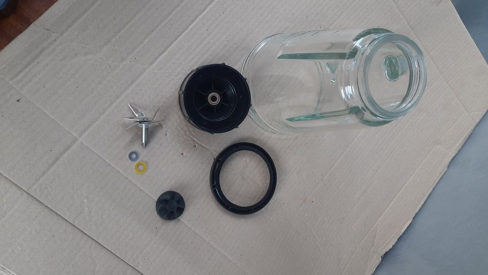 Скляна чаша 1.5л  для стаціонарного блендера,  нова