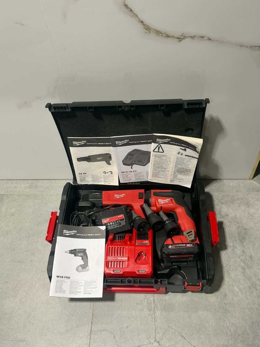 Wkrętarka do suchej zabudowy z podajnikiem Milwaukee fsgc 202x/Komis