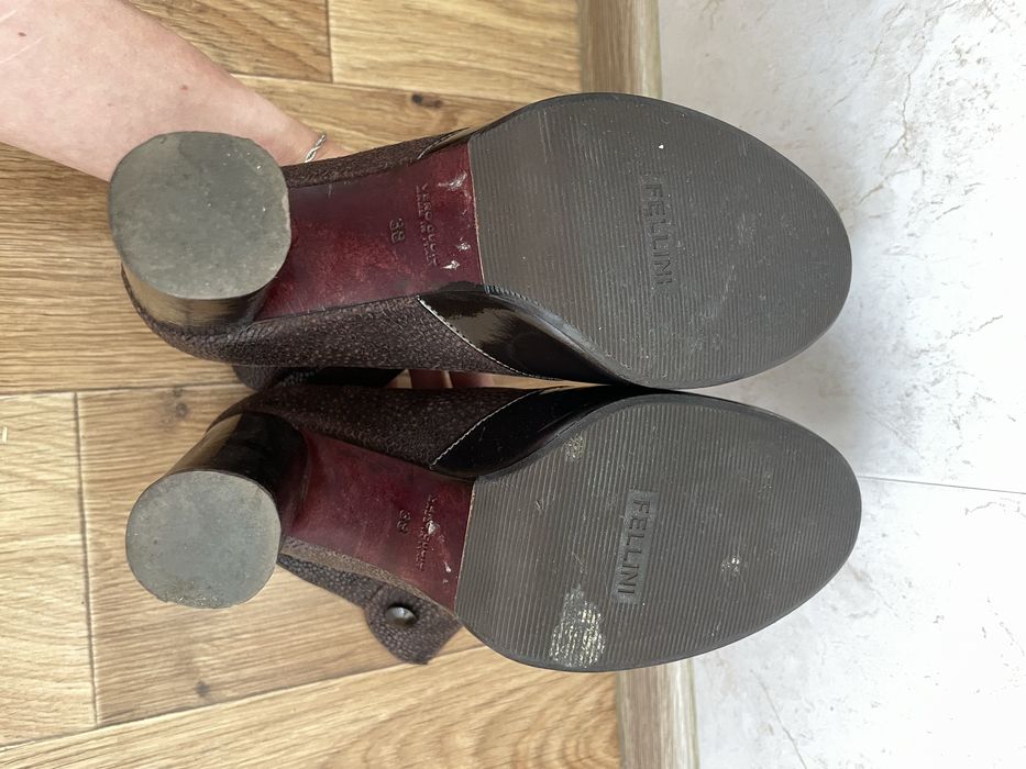 Демисезонные, кожаные сапоги FELLINI