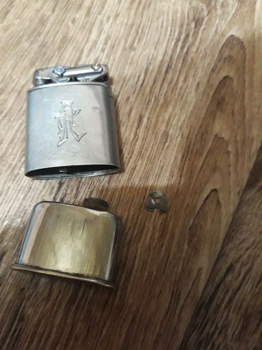 Запальничка срібна зажигалка