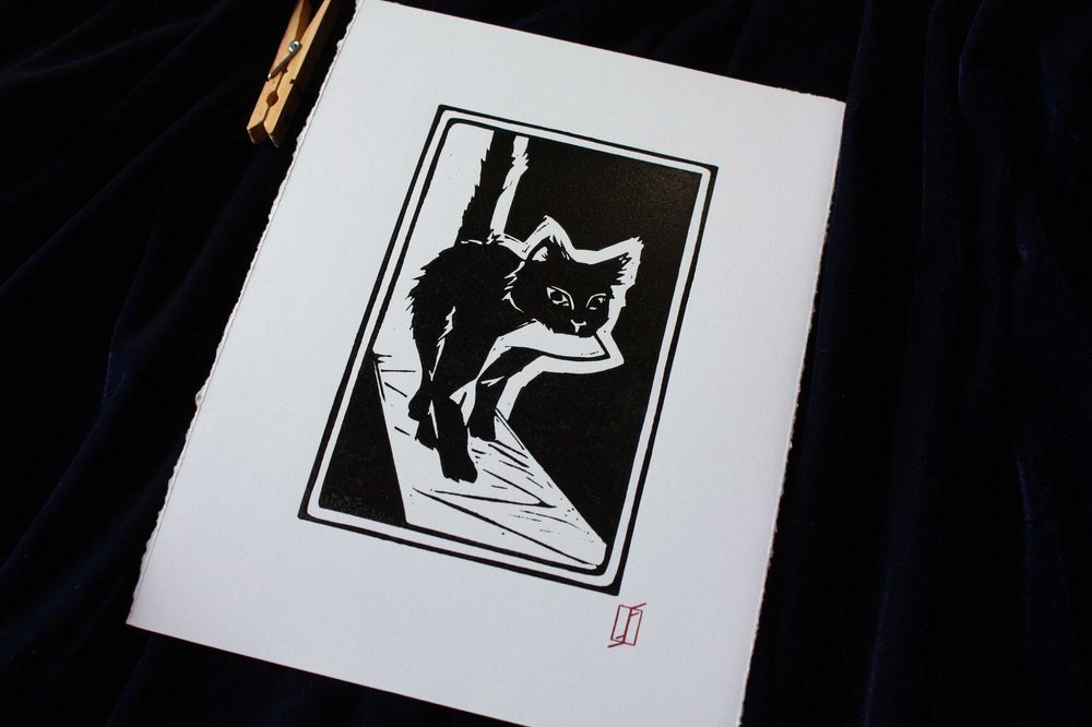 Linoryt, grafika artystyczna / warsztatowa – Kot z rybą