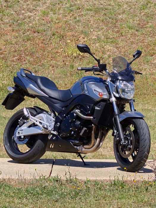 Suzuki GSR 600 com nova