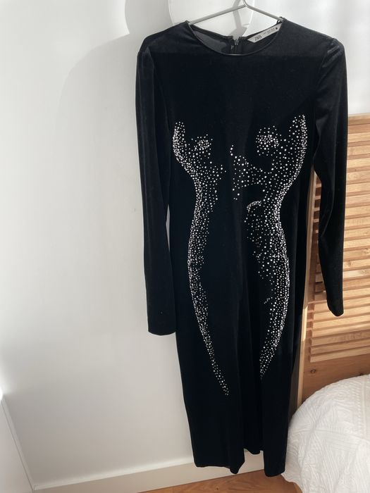 Vestido Veludo preto silhueta