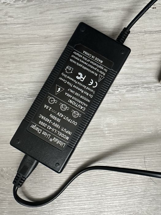 LiitoKala Li-ion Charger  ładowarka do roweru
