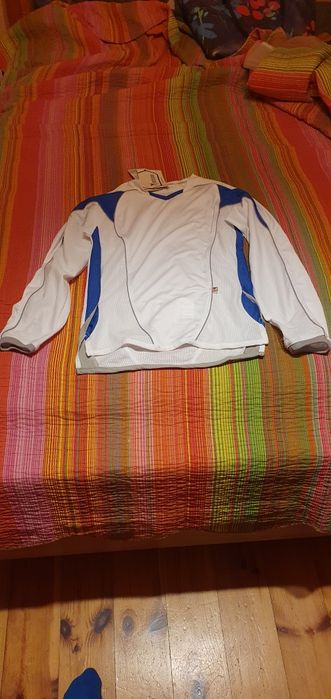 Koszulka sportowa z długim rękawem
