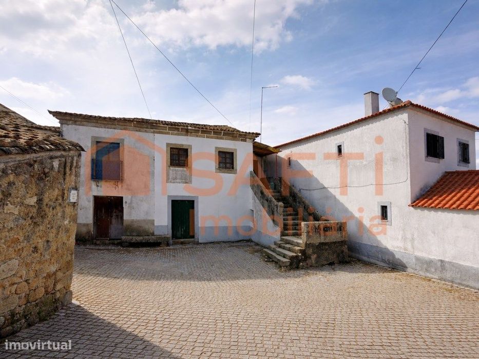 Quinta com Moradia e Grande Terreno à Venda em Alverca da Beira