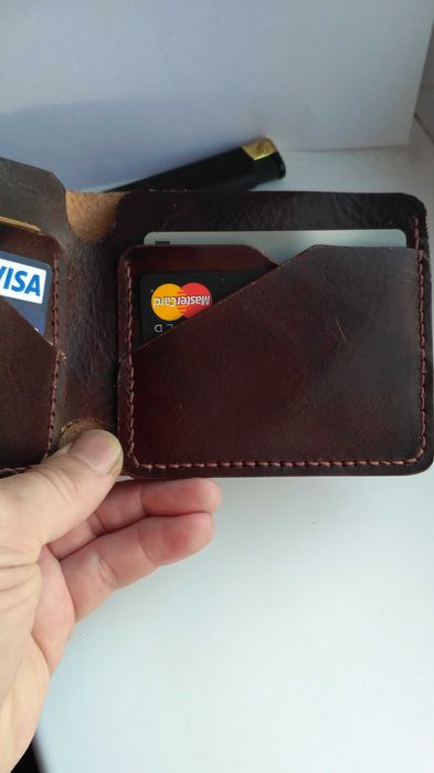 Кошелек кожанный . Ручная работа.