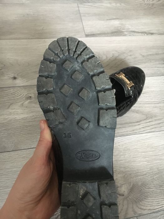 Туфлі-лофери лакована шкіра