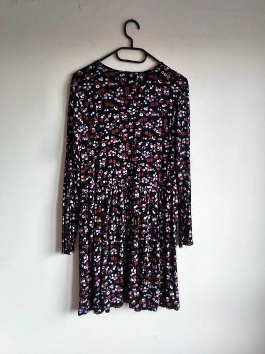 Sukienka w kwiaty marki Wednesday Girl w rozmiarze M/38, 95% Wiskoza