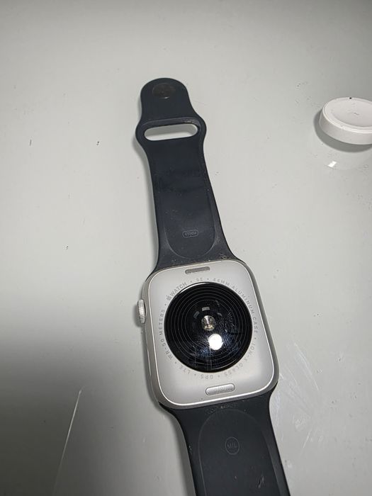 Apple Watch SE (Gen 2) 44mm Silver Aluminum CEL