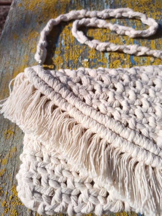 Mala pequena em Macramé (feita á mão)