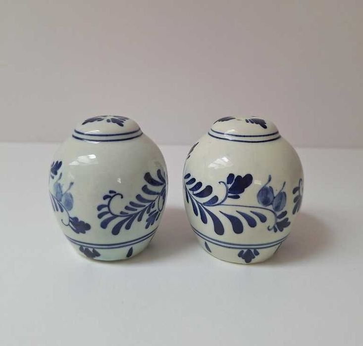 Ceramiczny Zestaw Solniczka i Pieprzniczka – Styl Delft Blue