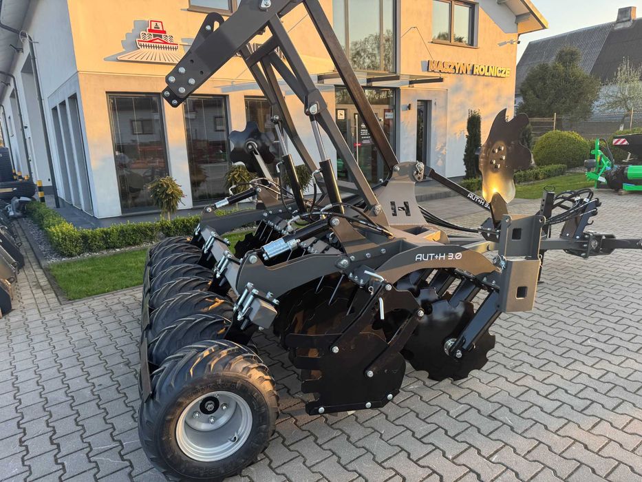Agregat talerzowy uprawowo-siewny z wałem oponowym 3,0 m AUTW Helagro