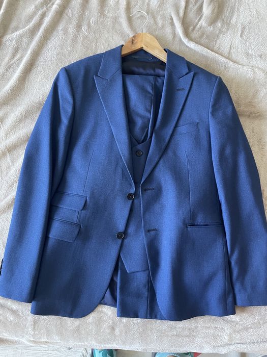 Синій костюм на подію: піджак + жилетка + брюки