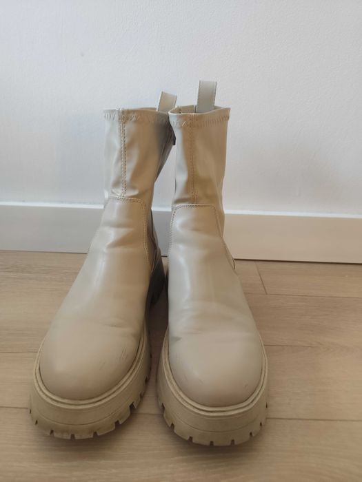 Beżowe buty trapery wysokie skórzane 39/40 botki