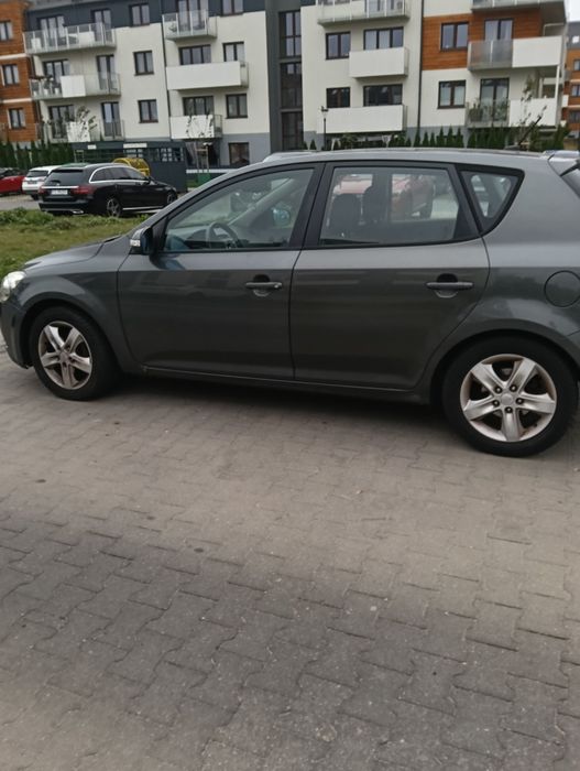Samochód kia cee'd