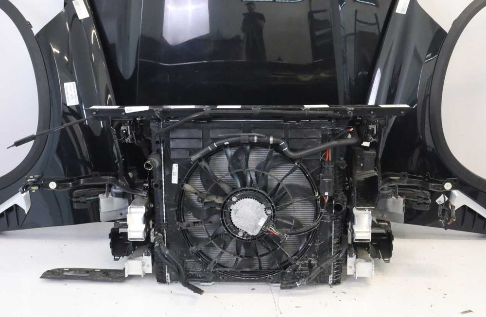 КОМПЛЕКТ кузовних запчастин BMW X6 - Капот + Бампер + Крила + Фари