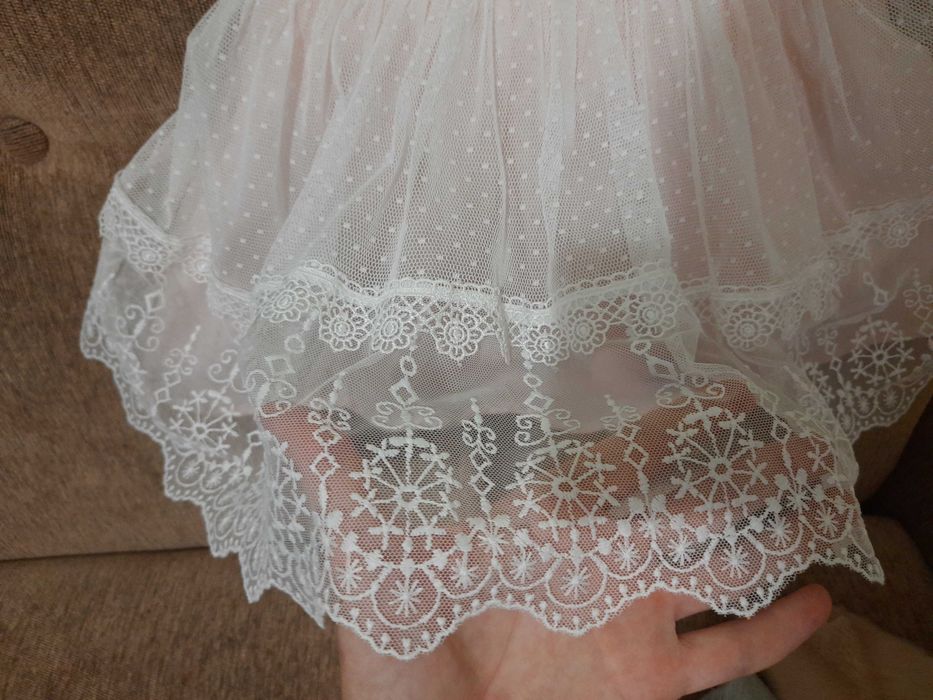 Платье нарядное на девочку 9 мес