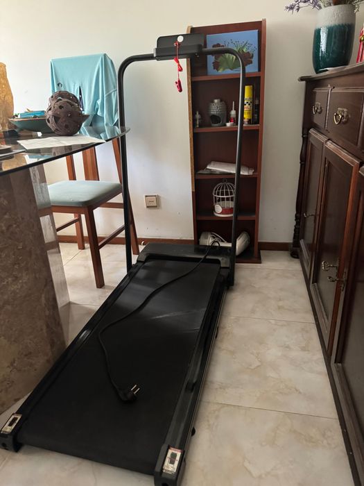 Passadeira de Corrida Velocidade Máx 10Km/H 750W - Guiador Rebatível