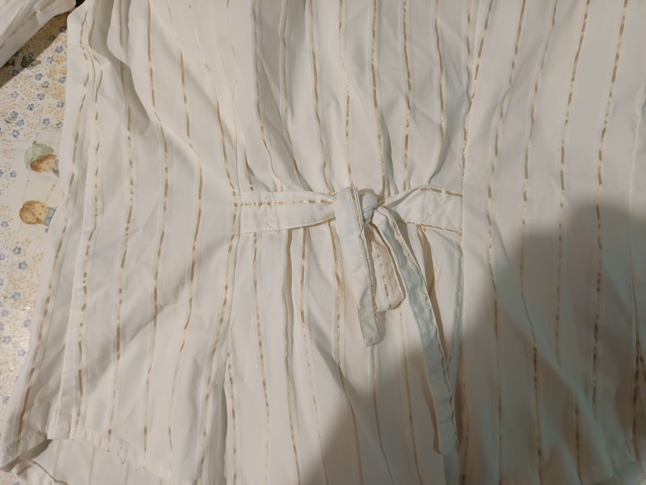 Vendo a camisola branca para mulher bom estado