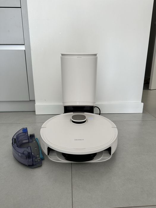 Робот-пилосос Deebot
