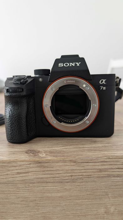 Sony A7 III Full Frame Mirrorless 24.2MP – Excelente Estado