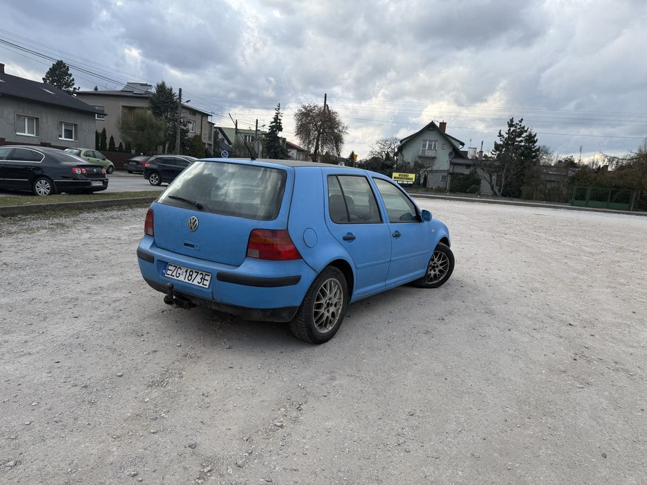 Golf 4 1.9 tdi.