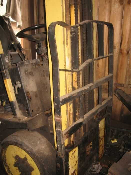 вилочний навантажувач ЕВ 717 виробництва Болгарія