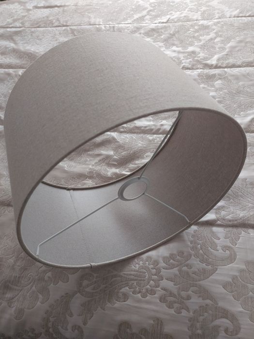 Abajour cilíndrico em linho