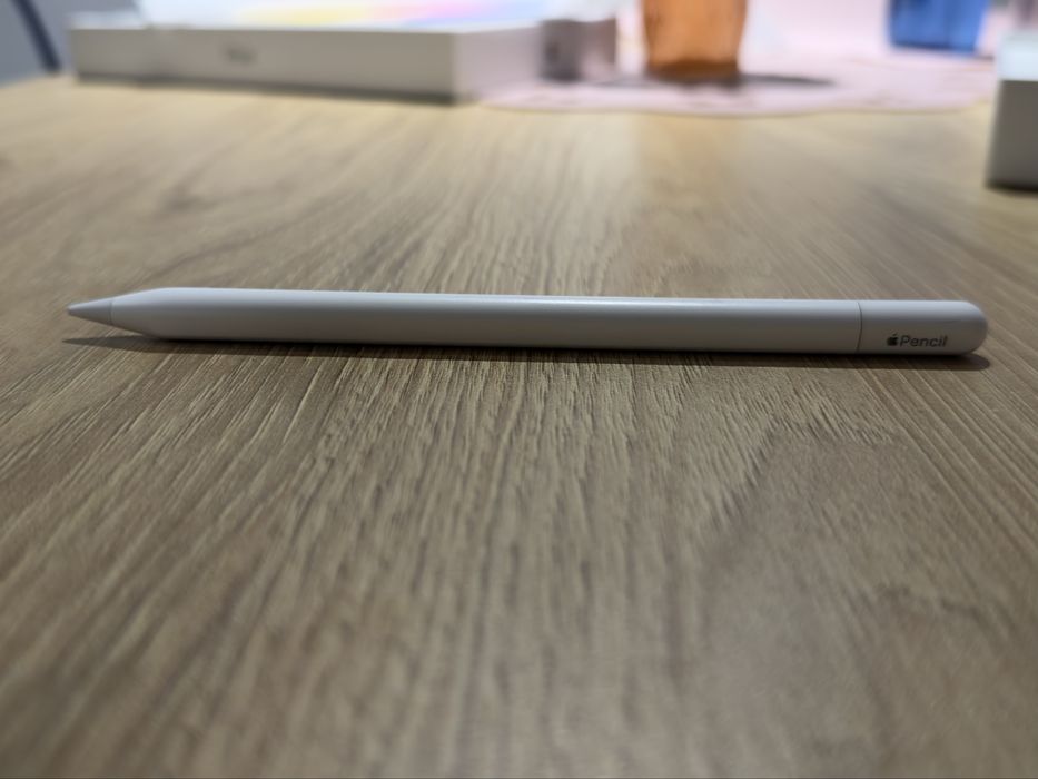 iPad A16 Silver 128GB + Pencil USB C