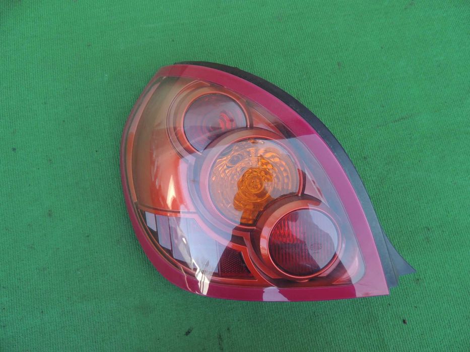 Lampa tył tylna lewa europejska Nissan Almera N16 LIFT 02-06 HATCHBACK HB 02 03 04 05 06