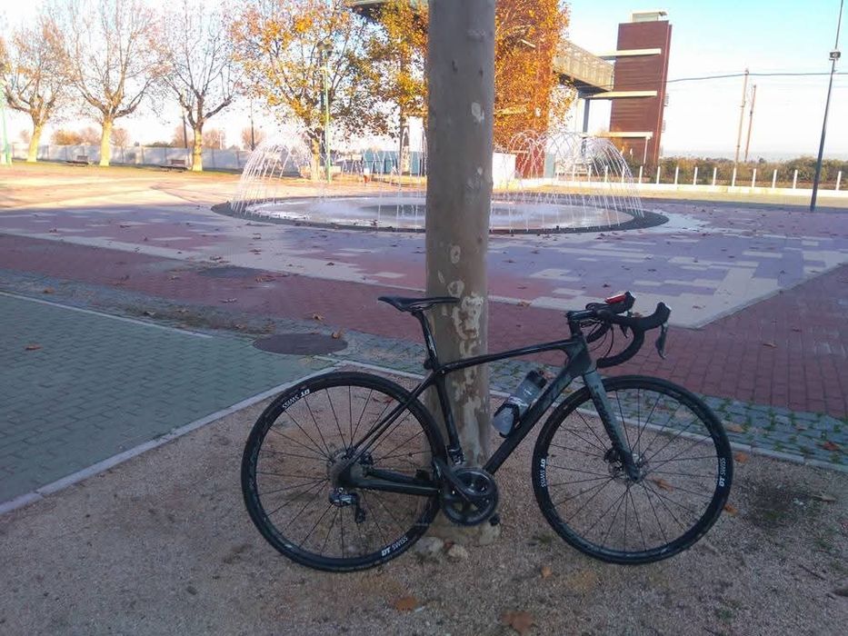Bicicleta de estrada KTM Revelator Sky di2