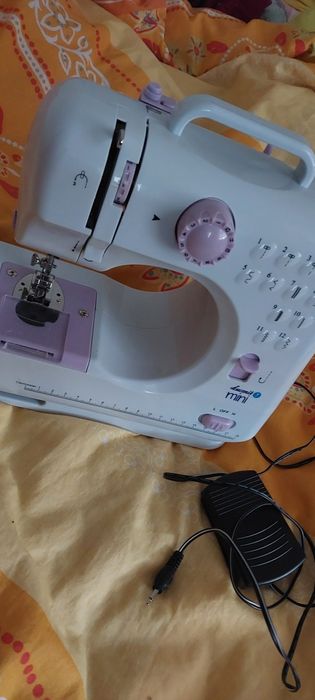 Maszyna do szycia mini Łucznik