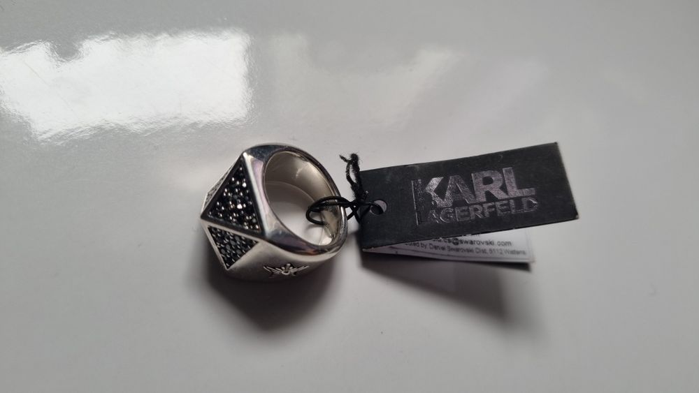 Sprzedam  nowy pierscionek   Karl Lagerfeld .