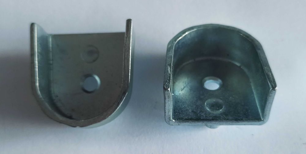 metalowe wsporniki do karniszy do drążka w szafie 2,5 cm nowe