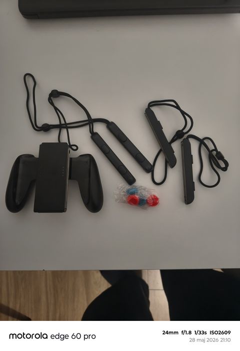 Konsola Nintendo Switch 1 + dodatki
