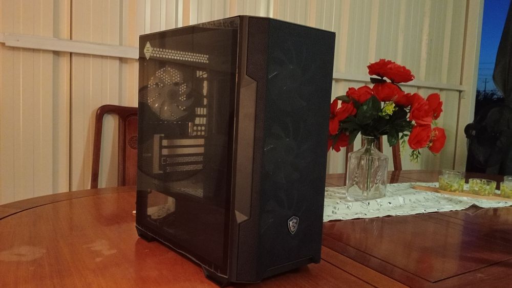 Gabinete MSI MAG Forge M100A + 4 Fans ARGB (como novo)