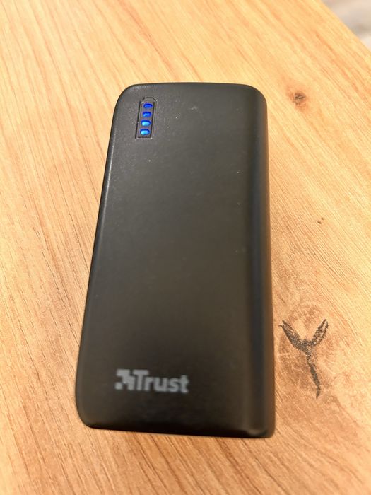 Power   bank  4400.